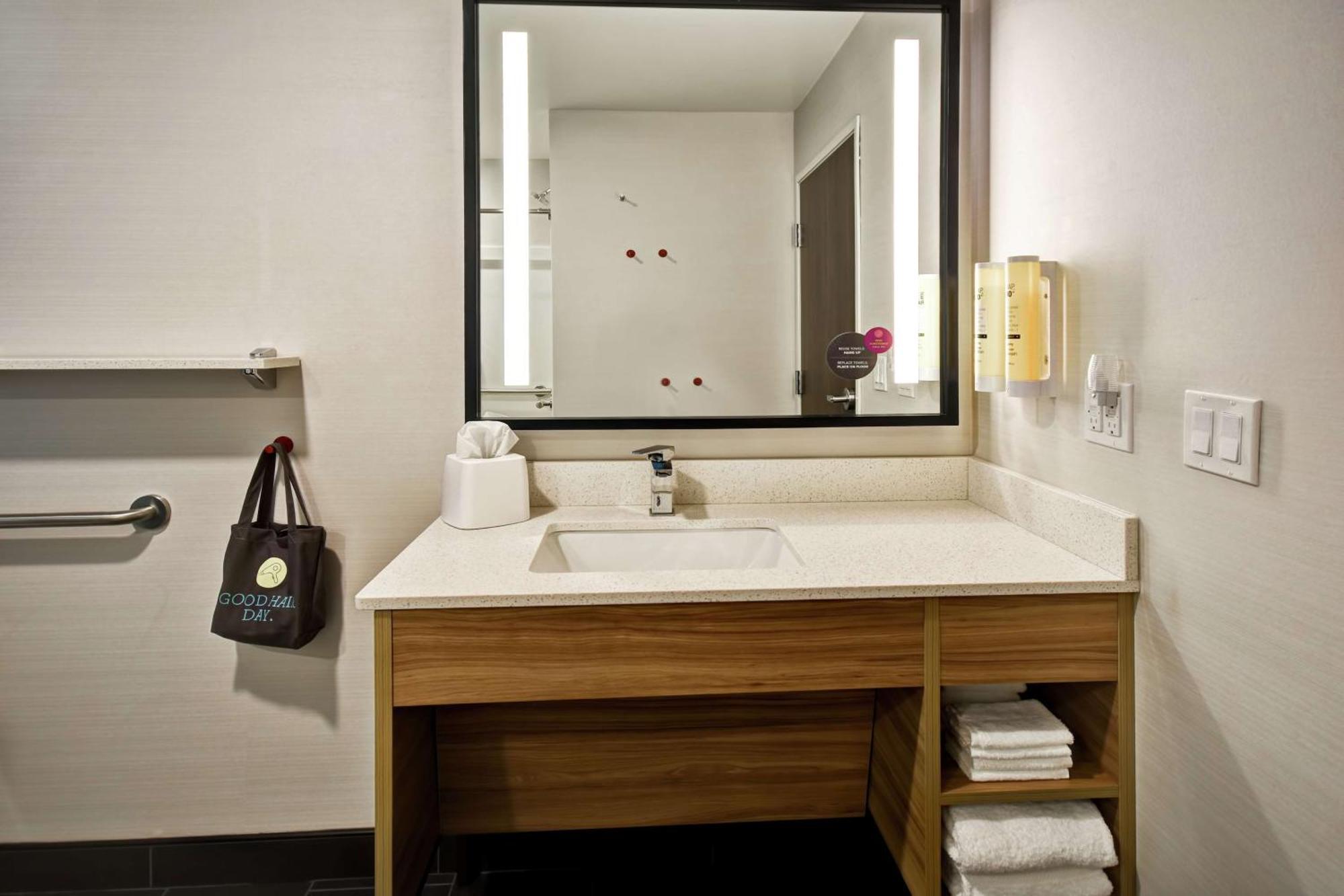 Tru By Hilton Fort Wayne Ngoại thất bức ảnh